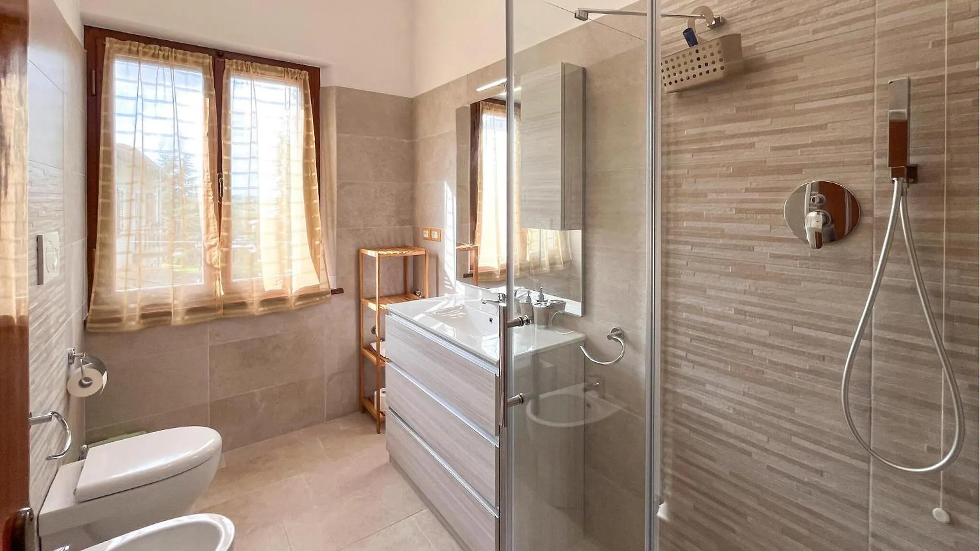 4 Bedroom Amazing Home In Cortona