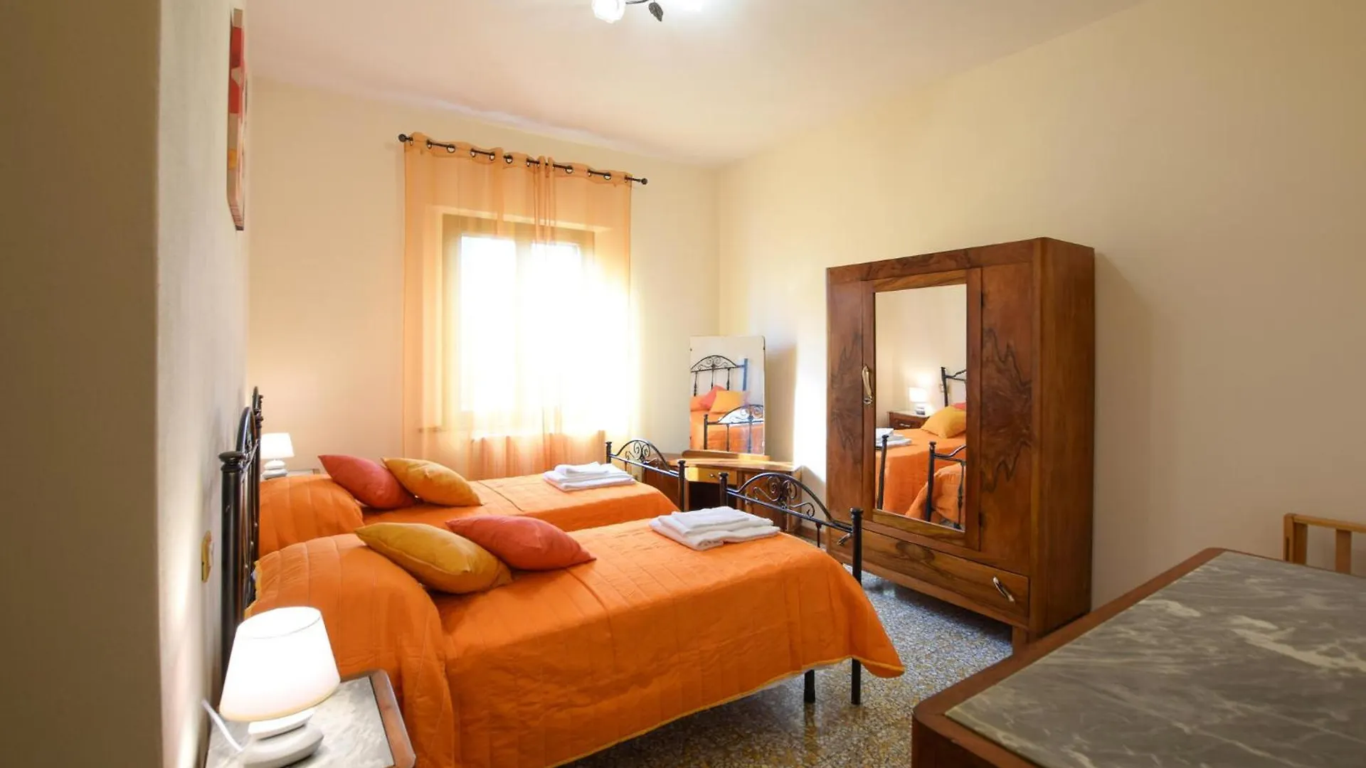 4 Bedroom Amazing Home In Cortona