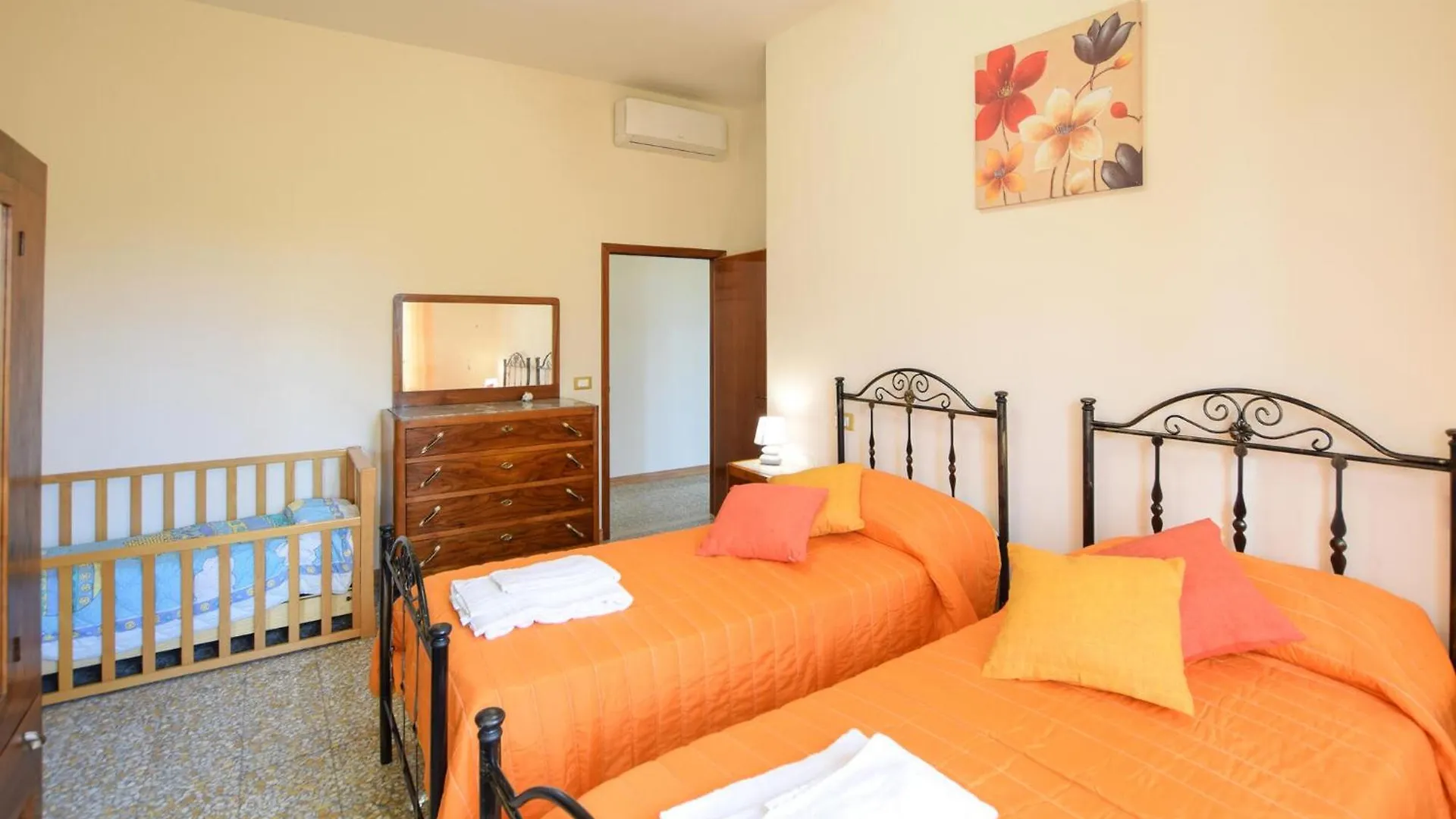 4 Bedroom Amazing Home In Cortona Holiday home