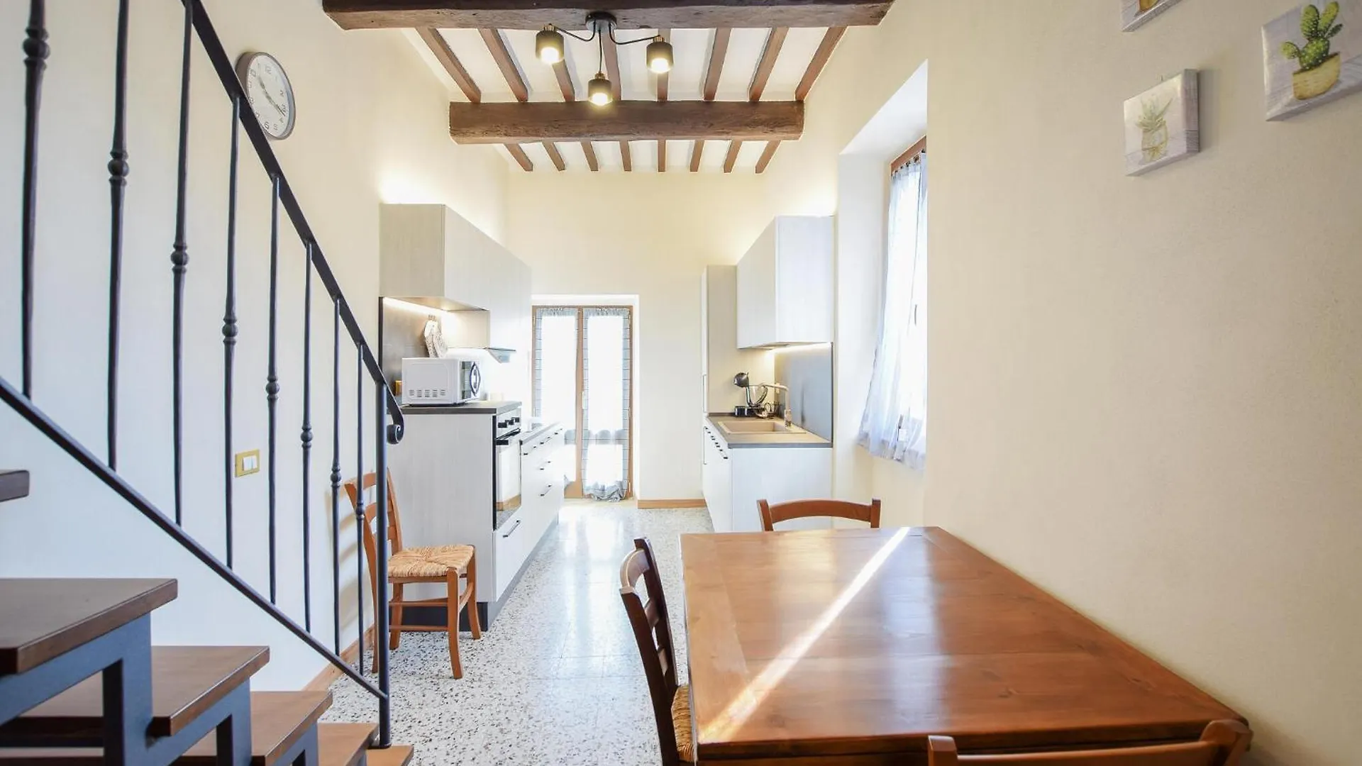 4 Bedroom Amazing Home In Cortona Holiday home