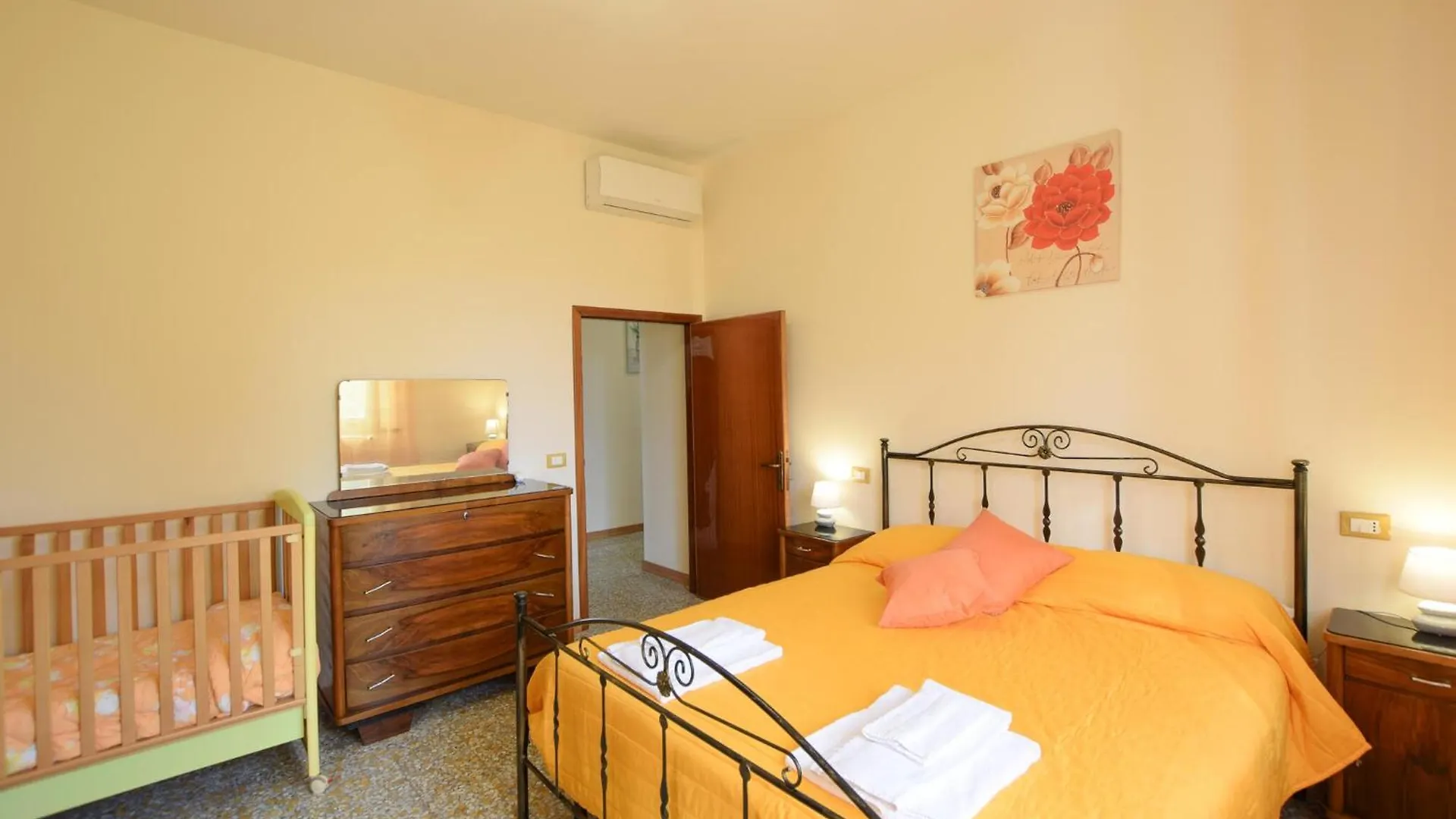 4 Bedroom Amazing Home In Cortona 0*,